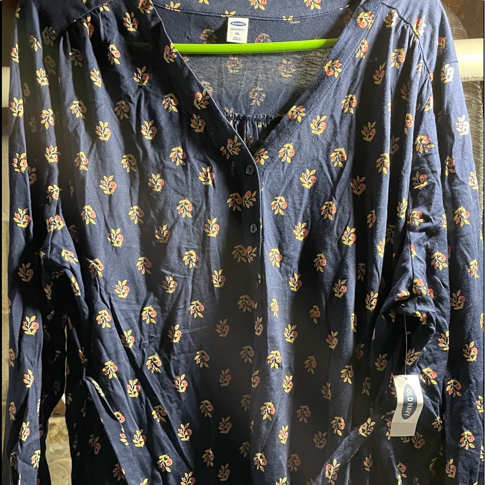 BNWT Old Navy Maternity blouse